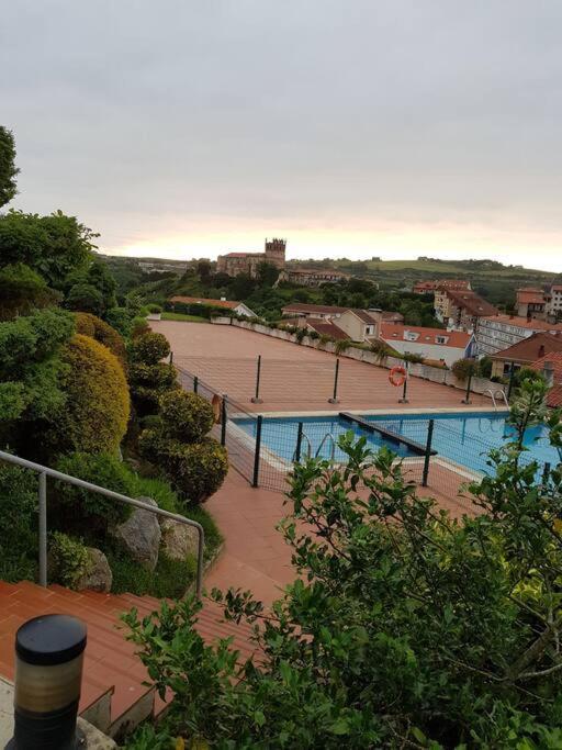Terraza Y Piscina Con Vistas Espectaculares Al Mar Parking Cubierto Lejlighed San Vicente De La Barquera Eksteriør billede